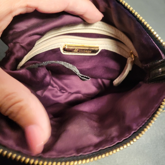 B MAKOWSKY crossbody used great shape - Picture 4 of 6